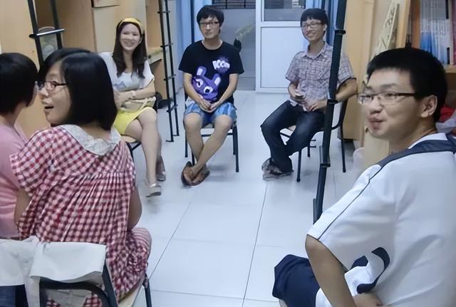 平顶山学院宿舍，平顶山学院宿舍条件怎么样—宿舍图片内景（大学寝室男女混住引热议）