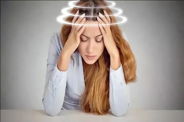 没食欲不想吃饭是什么原因，胃口差不想吃饭是什么原因（不进食的症状）