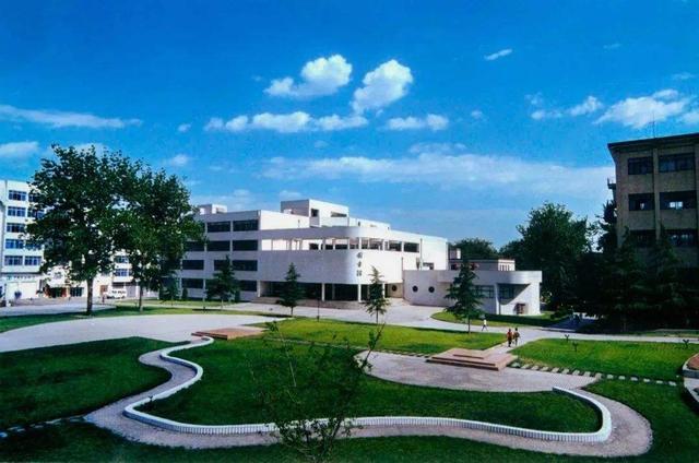 河南科技大学排名，2020河南科技大学排名_2020版排名（2022年河南高校排行榜）