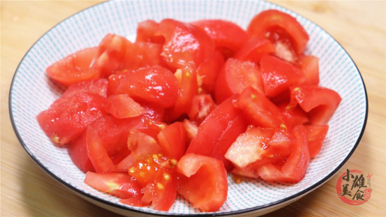 西红柿鸡蛋饼的制作方法，鸡蛋西红柿饼怎么做（做西红柿炒鸡蛋时）