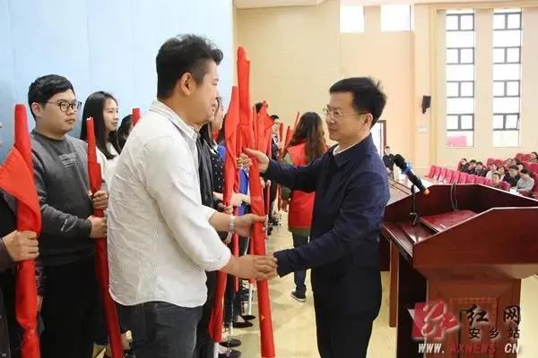 致终将逝去的青春百度影音，致我们终将逝去的青春在线观看（傅敬城-致青春）