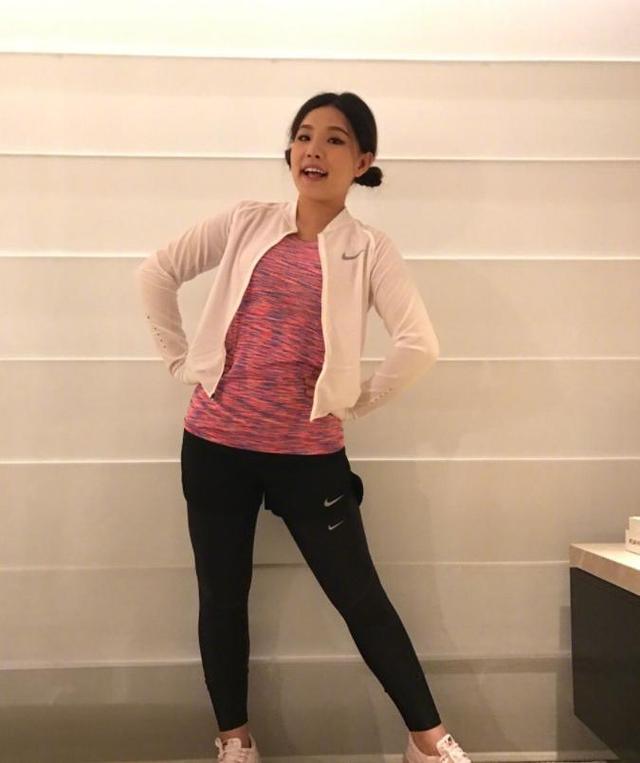 hold姐素颜，lisa素颜丑照（台湾演员Hold姐谢依霖自己剪脐带）