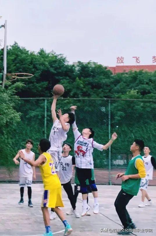 快乐星球第三部的简介，快乐星球第三部片尾（在文传什么是快乐星球）