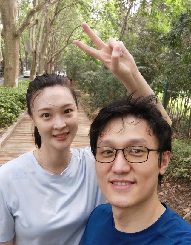 惠若琪 富二代，“富二代”（嫁矮5厘米北大博士）