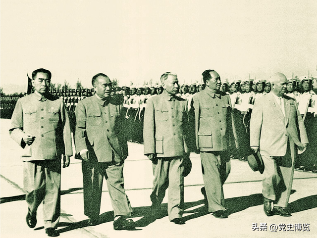 中山装的由来，中山装的由来及意义PPT（中山装的兴衰）