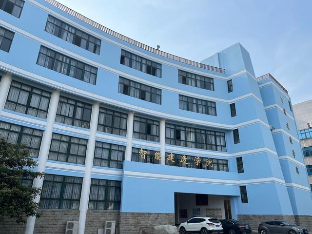 武昌理工学院宿舍，武昌理工学院好不好（宿舍楼、实验室、教室升级改造了）