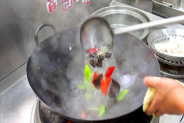 秋天到了吃什么食物好，秋天应该吃什么食物（建议：多吃“秋天6宝”）