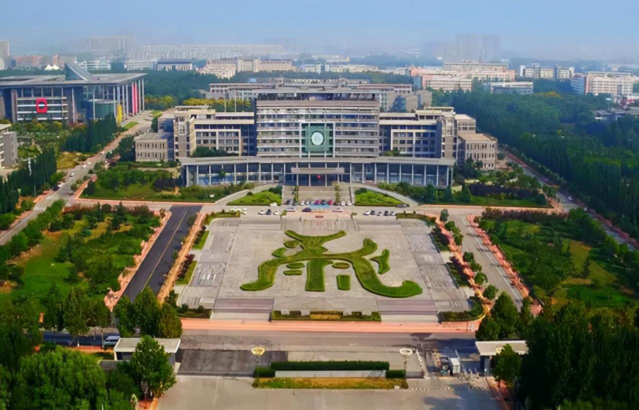 山东第一医科大学是2018年的时候,经教育部批准由泰山医学院,山东省