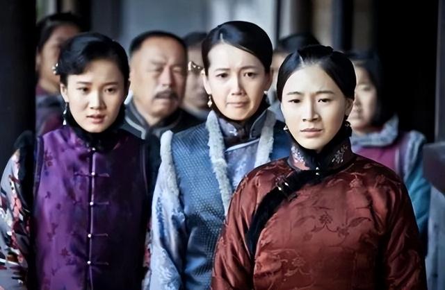 他是抗日名将一生娶妻四十余名，一生娶了40个老婆