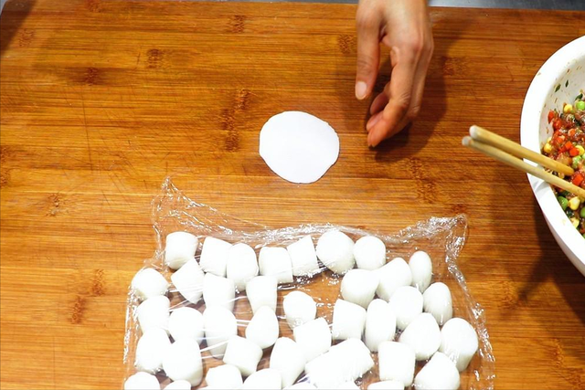 饺子要煮几分钟，饺子开锅煮几分钟（比韭菜和白菜都鲜）