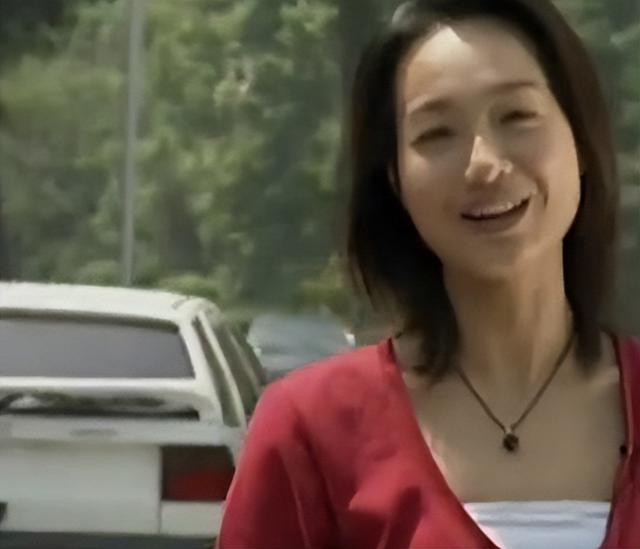 知名女主持朱丹：二婚嫁周一围，四年生两胎，生活有苦也有甜
