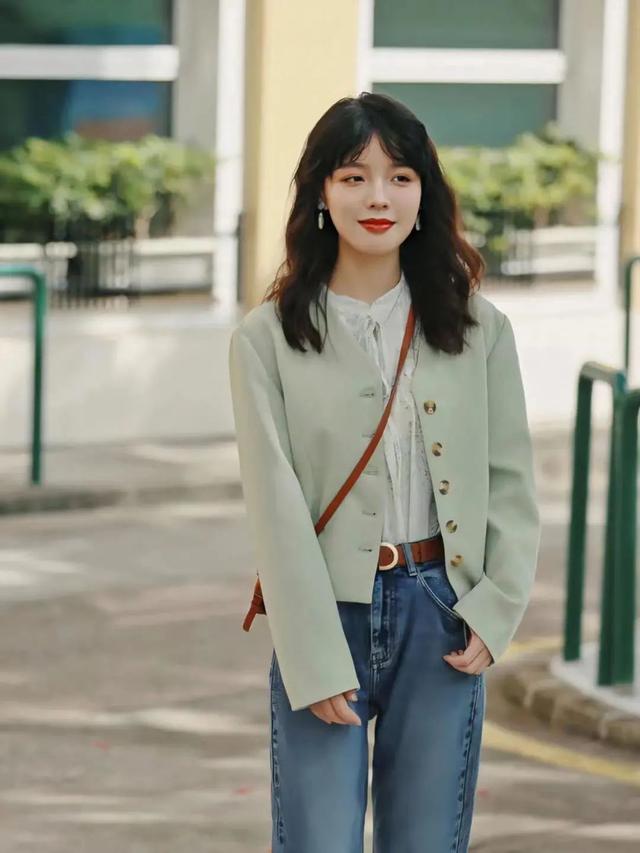 十八度穿什么衣服，18度左右衣服搭配图上海（照着这样穿，保暖又美丽）