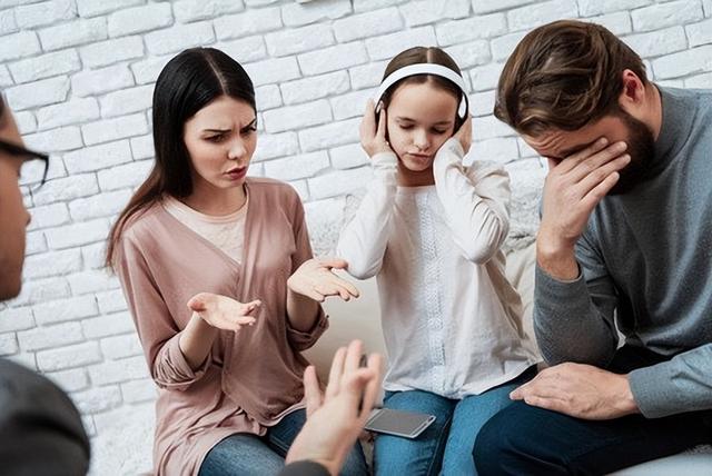 青春期女孩的心理特点有哪些，青春期女孩子的特点（13岁女孩的心理特征）