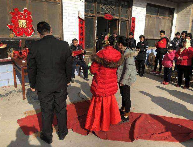 正月结婚好不好，2022正月初四办喜事好不好（老祖宗：腊月娶人财两旺）