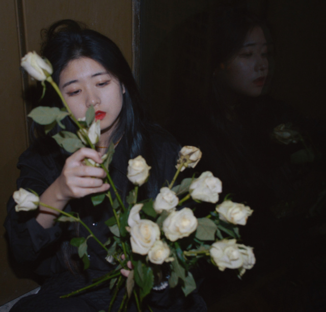 仲小萍比火风大几岁，火风老婆仲小萍个人简介（歌手火风母亲感染新冠去世）