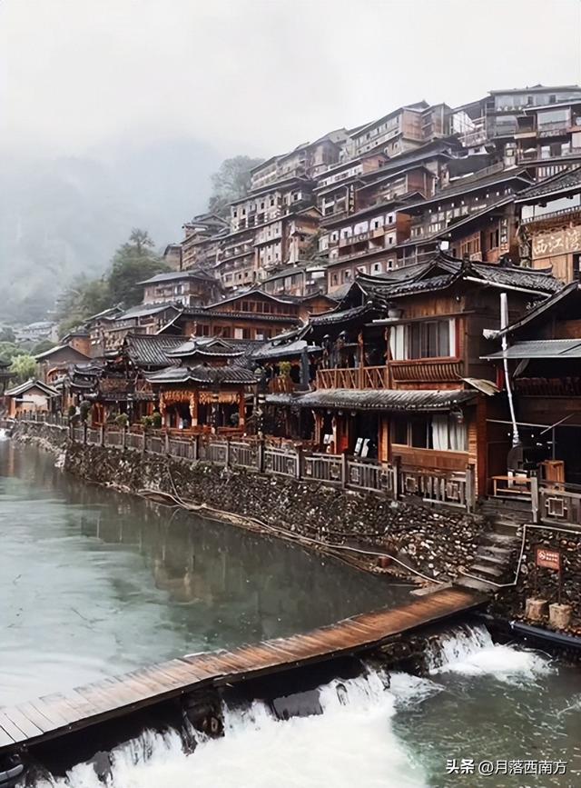贵州千户苗寨旅游攻略，贵州旅游西江千户苗寨游玩攻略（想去西江千户苗寨）