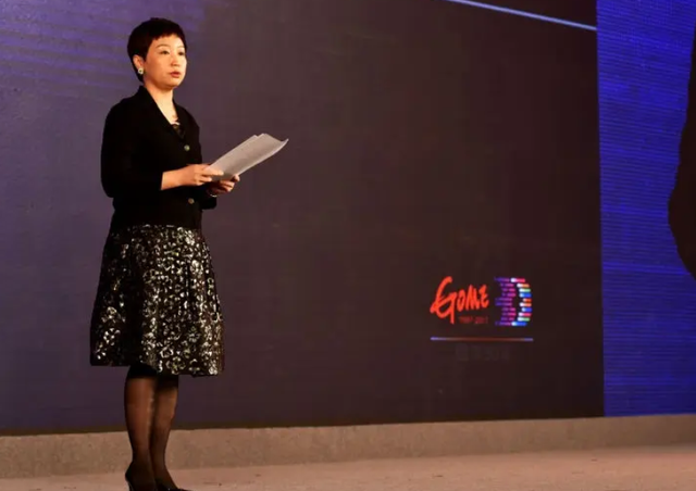 黄光裕妻子杜鹃，黄光裕老婆陈晓照片（铁娘子杜鹃有多厉害）