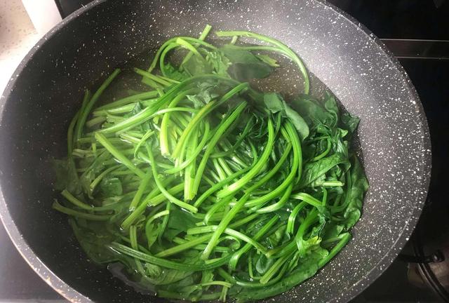 什么常见的蔬菜和水果含硒多，什么蔬菜,水果含硒比较多（建议中老年：宁可少吃肉）