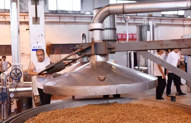 酿酒的方法步骤，酿酒的家庭方法步骤（白酒酿造的一般过程）