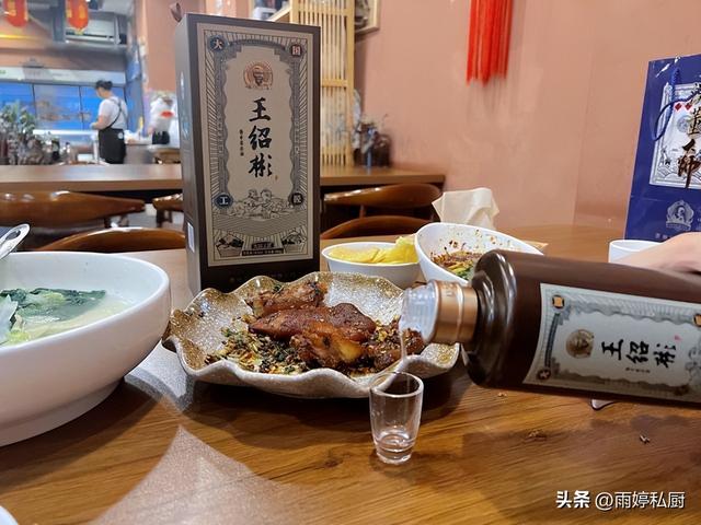 陪伴朋友说什么，好朋友陪伴的心情说说（这“3句客套话”不要当真）