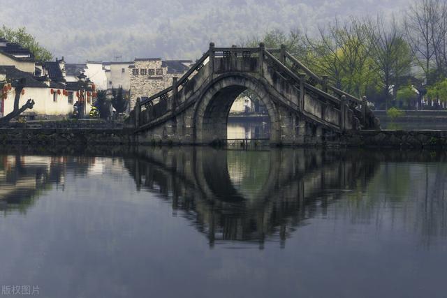 安徽宏村旅游景点简介，安徽宏村旅游攻略位置（安徽这个被诗人李白称为“小桃源”的宏村）