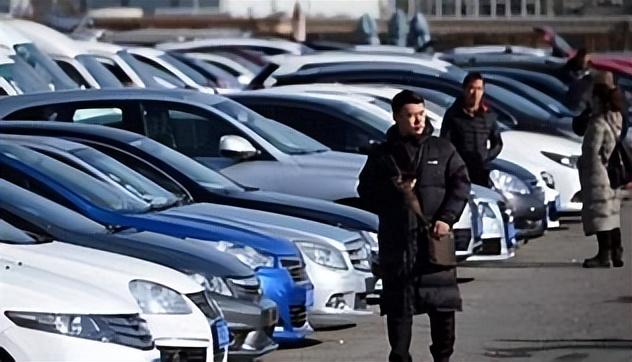 车卖了对方不过户怎么办，车子卖了对方不过户怎么办（也不承担任何责任）