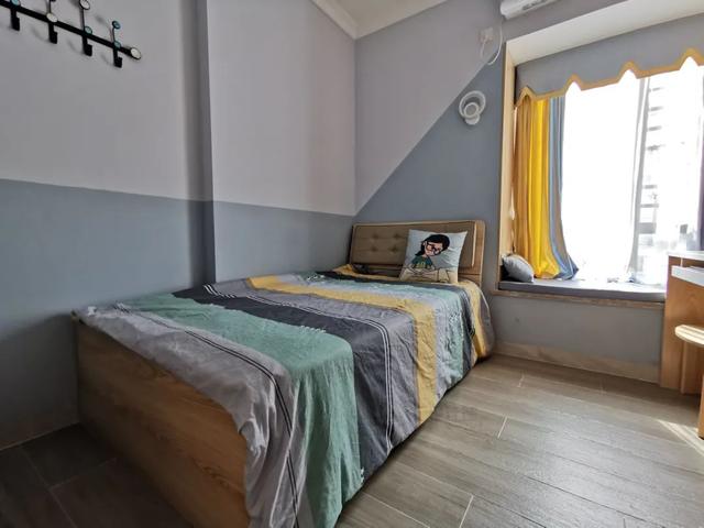 床头柜高度标准尺寸，床头柜尺寸及高度（卧室太小，放不下床头柜怎么办）