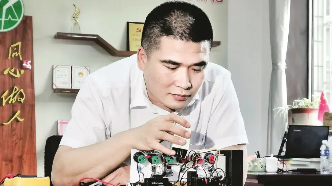 阳泉维修家电劳模 武富善：设备维修的能工巧匠