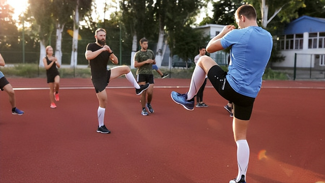 经常感觉胸闷气短是怎么回事，时常感到胸闷气短是怎么回事（或是肺功能下降导致的）