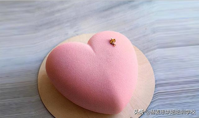 烘焙培训都有什么课程，烘焙课做什么（杭州西点培训班课程一般学些啥）