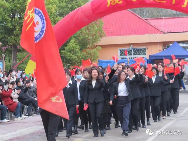 中考口号霸气押韵，2022初三中考励志口号霸气押韵句子（奋斗百日争朝夕）