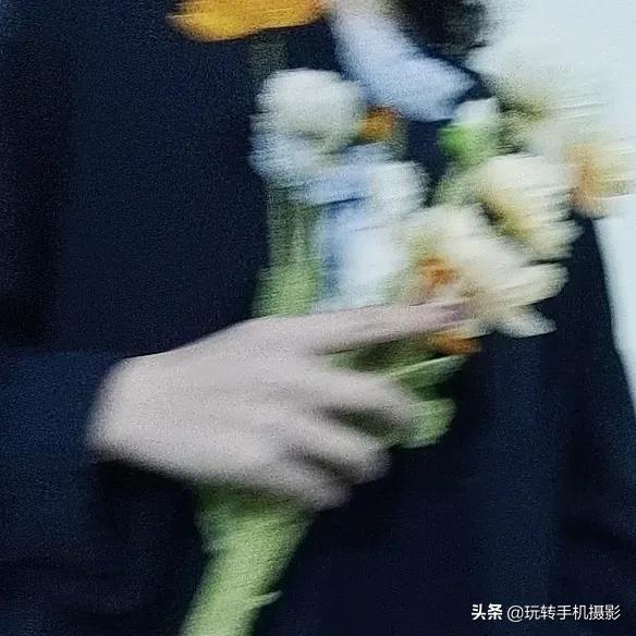 女生模糊头像微信，女生模糊头像（不露脸微信头像自拍）