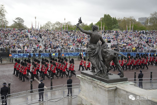 英国现任国王是谁，英国新任国王查尔斯简介（“70年太子”终于加冕成英国国王）