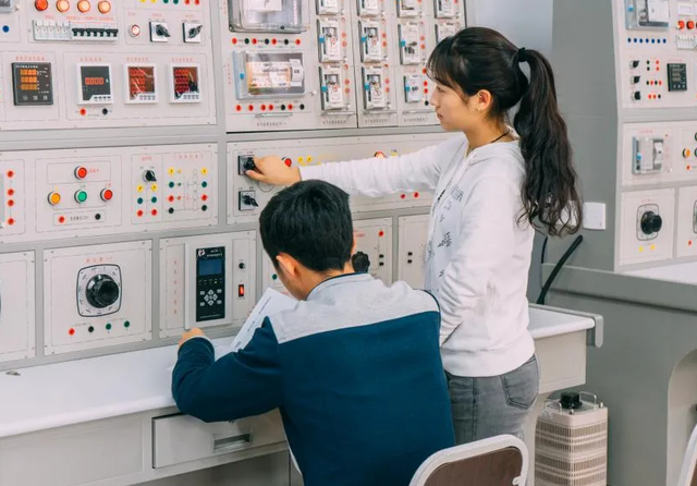 热门专业排名前十名，未来十大热门专业排名（2022年十大热搜专业出炉）