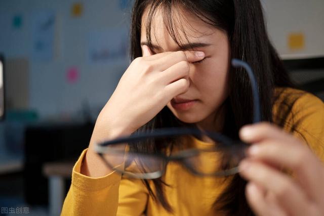 忧郁症有哪些症状，抑郁症会有哪些症状（抑郁症都有哪些症状表现）