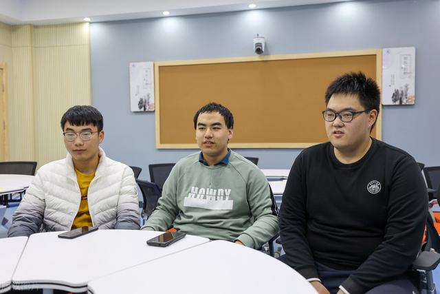 辅导员是干什么的，校外少先队辅导员是干什么的（研究生、党员优先）