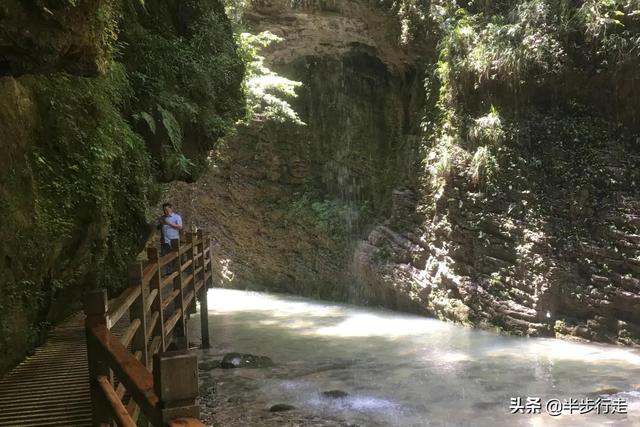 张家界玻璃桥旅游景点在哪里，张家界玻璃桥在哪里啊（张家界大峡谷玻璃桥）