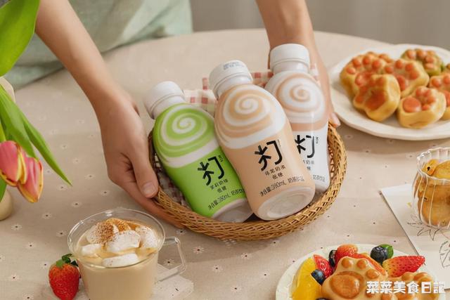 奶绿的做法和配方，椰香奶绿做法（随手一拌就搞定）