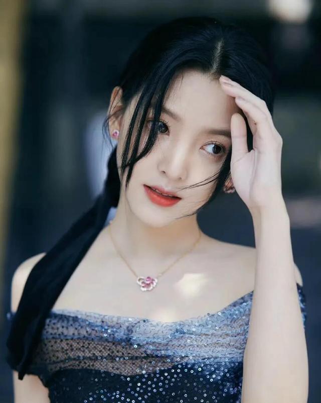 壁纸，章若楠，章若楠壁纸下载（明星壁纸<五十一>章若楠图片）