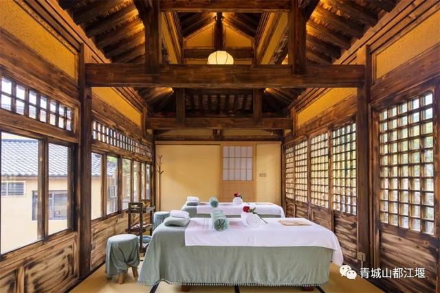 青城山旅游，青城山旅游图（赏千年银杏、观层林尽染、泡山间温泉......顶奢配置慢生活尽在青城山～）