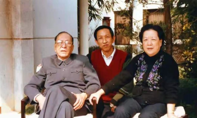 耿飚有几个儿子，耿飚有几个儿子啊（新中国唯一没有军衔的国防部长耿飚）