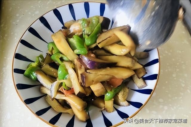 茄子辣椒西红柿的做法，西红柿茄子大辣椒的做法（辣椒西红柿炒茄子独家）