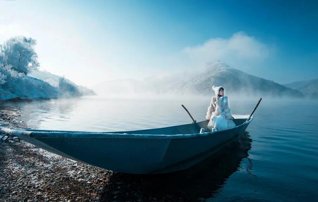 摆渡人的深层含义，摆渡人的深层含义是什么（《摆渡人》：生活能渡的）