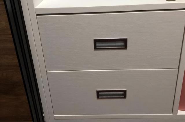 衣柜可以对着床吗，衣柜门可以对着床吗（含泪总结定制衣柜的10个要点）