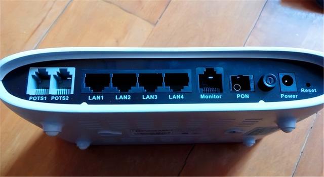 光纤分光器，光纤分光器线可以随便插吗（说说宽带师傅的隐藏菜单）