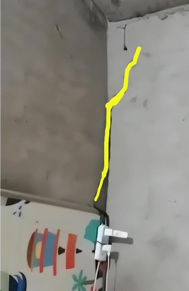 吓一跳案例分享（男子午睡被窝窜出2米大蛇）