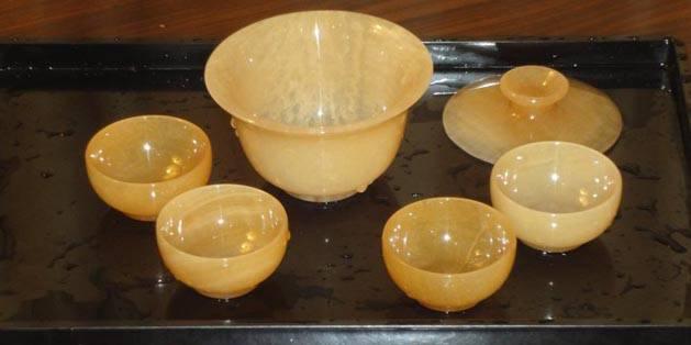 方解石玉是什么玉值钱吗，方解石玉值钱吗（王者玩具-不养人的8种玉）