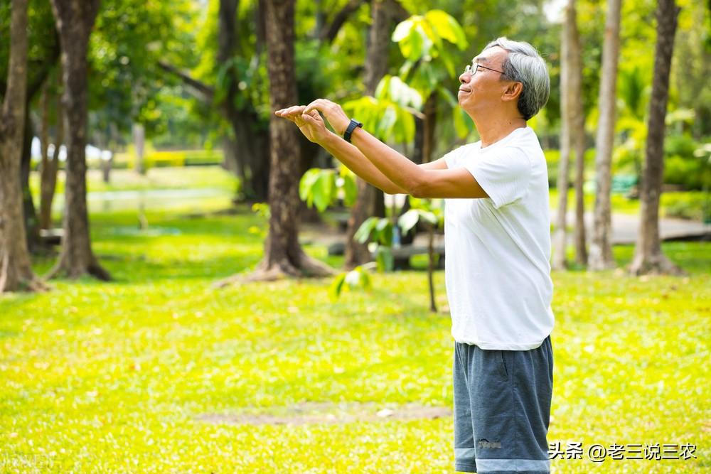 早晨锻炼的最好句子，早晨锻炼励志语录经典短句（没有回家团圆）