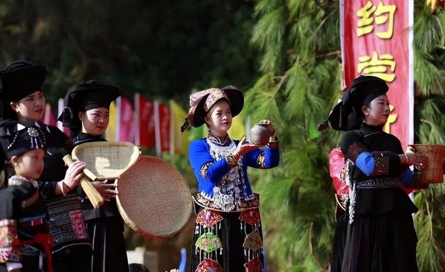 关于中秋的来历 中秋节有什么风俗习惯，关于中秋的来历（赋予了中秋节不同的内涵）