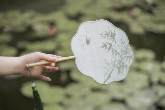 思念诗歌句子说说，思念诗歌句子说说短句（叫想你一生）